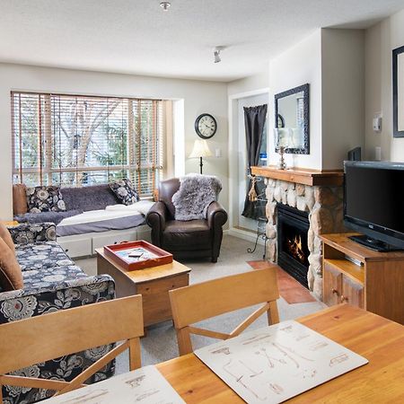 Town Plaza Suites By Golden Dreams Whistler Kültér fotó