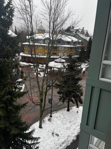 Town Plaza Suites By Golden Dreams Whistler Kültér fotó