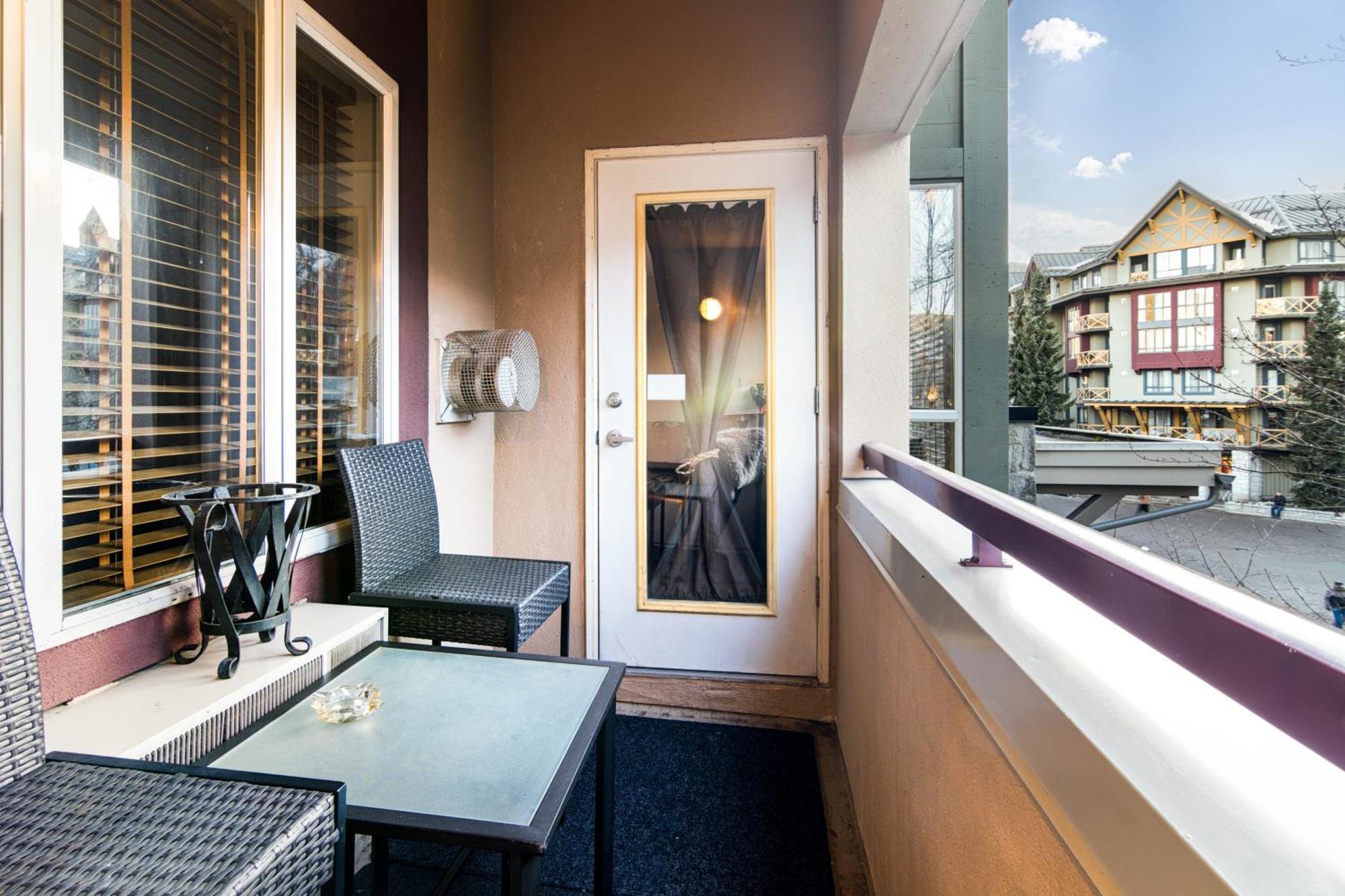 Town Plaza Suites By Golden Dreams Whistler Kültér fotó