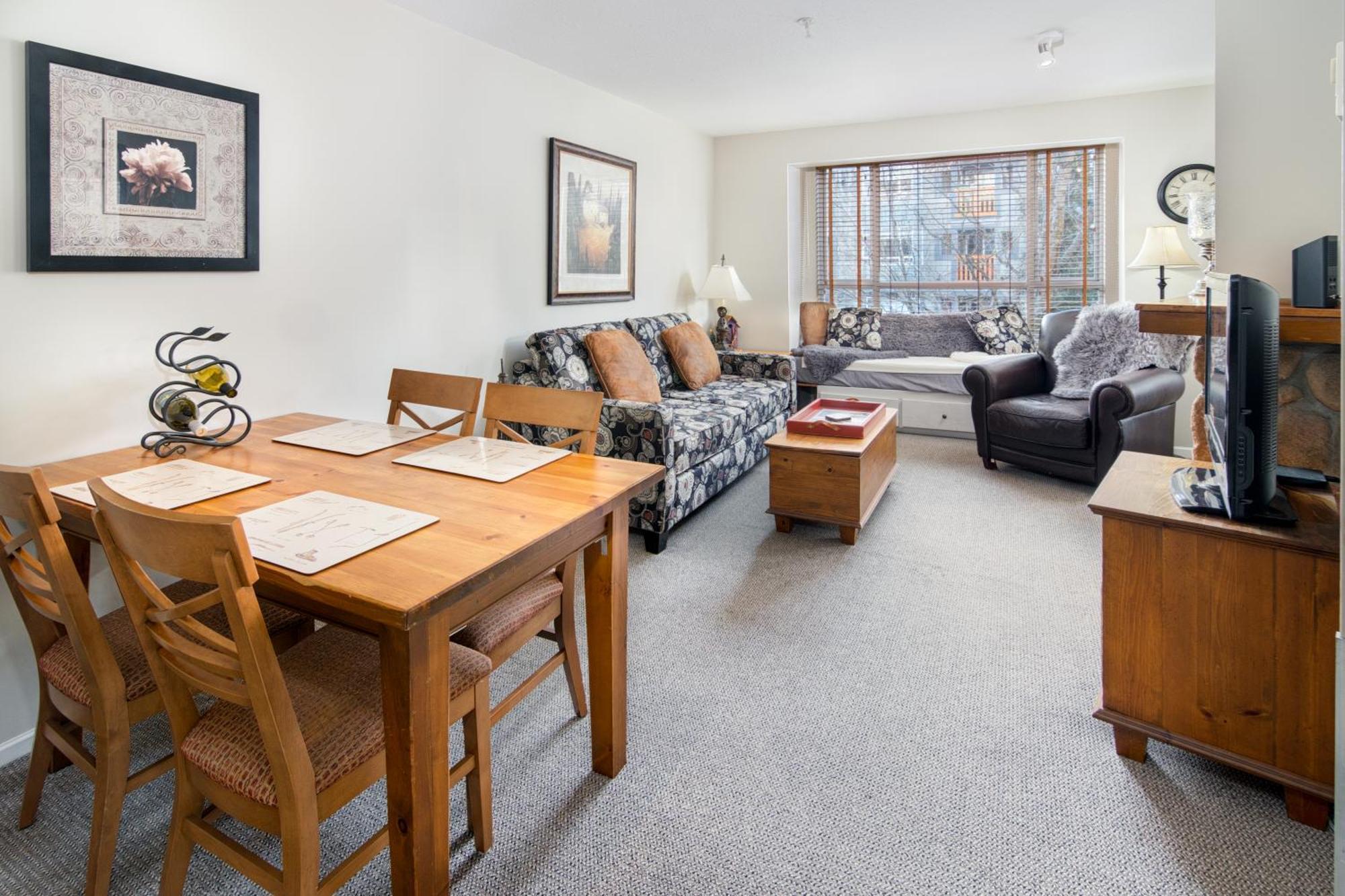 Town Plaza Suites By Golden Dreams Whistler Kültér fotó